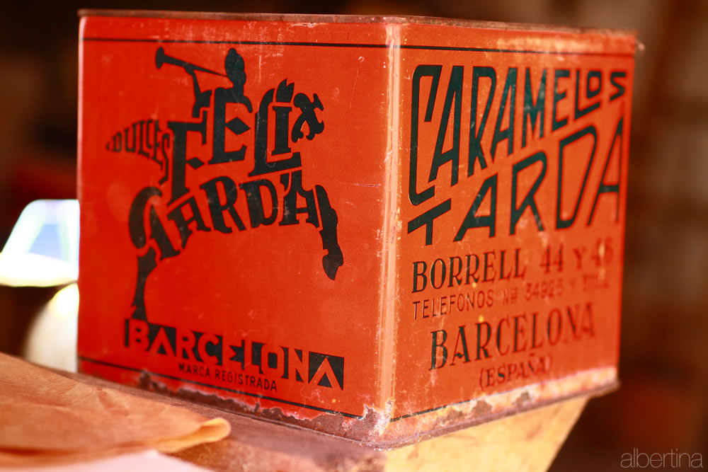 Caja metálica Caramelos Tardà